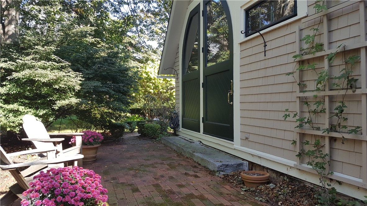 107 Old Beach Road, Unit 5 Newport, RI 02840 - Photo 25 of 30