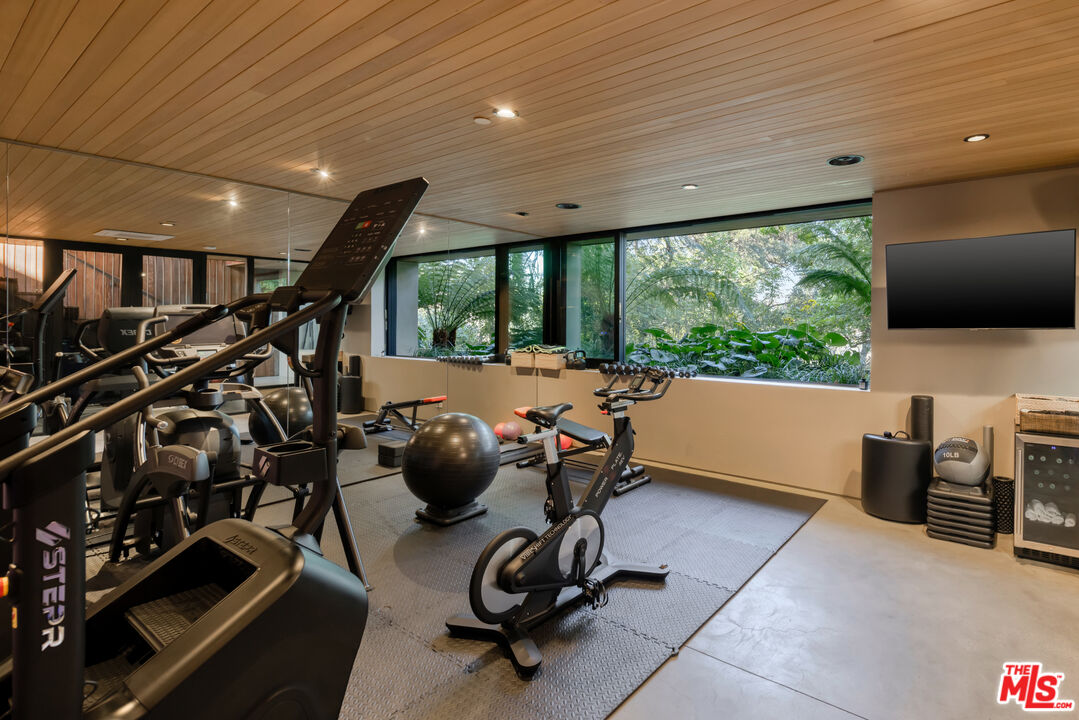 9551 Oak Pass Road Beverly Hills, CA 90210 - Photo 15 of 26