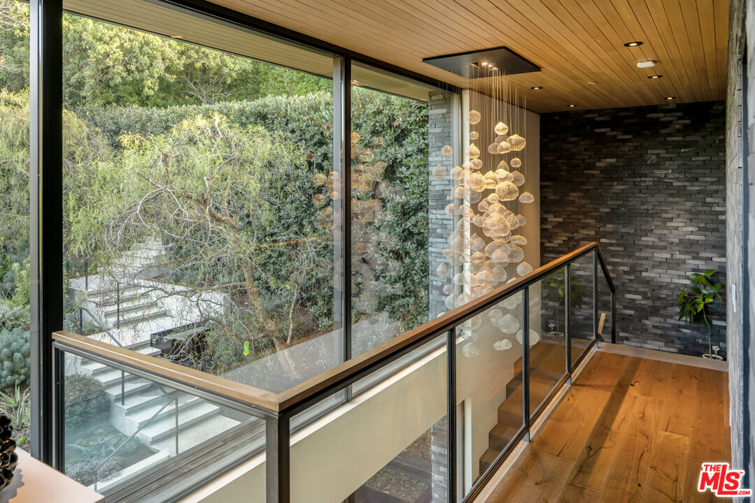 9551 Oak Pass Road Beverly Hills, CA 90210 - Photo 16 of 26