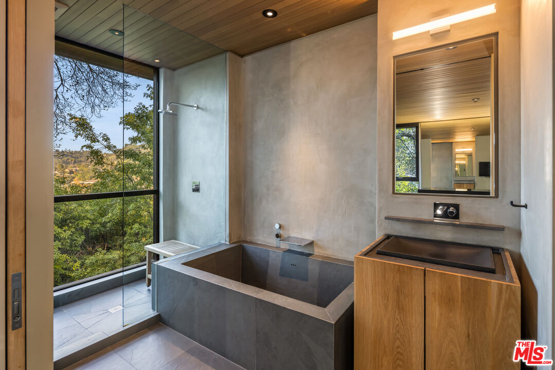 9551 Oak Pass Road Beverly Hills, CA 90210 - Photo 19 of 26