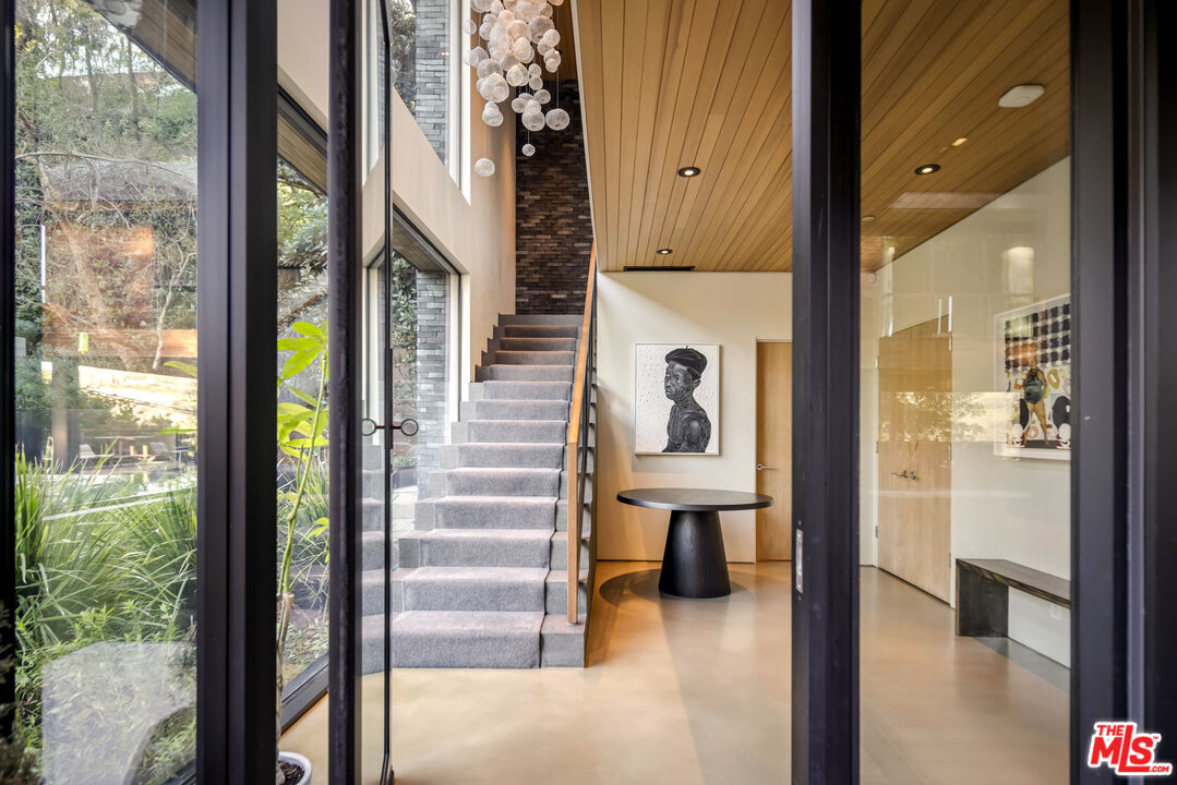 9551 Oak Pass Road Beverly Hills, CA 90210 - Photo 4 of 26