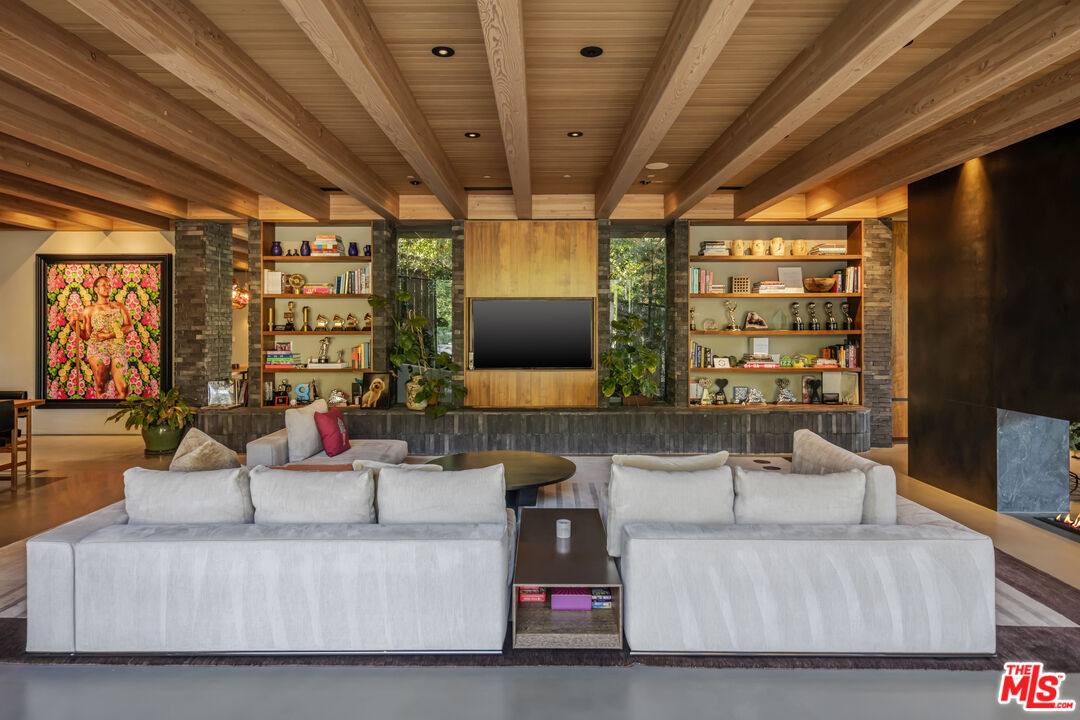 9551 Oak Pass Road Beverly Hills, CA 90210 - Photo 8 of 26