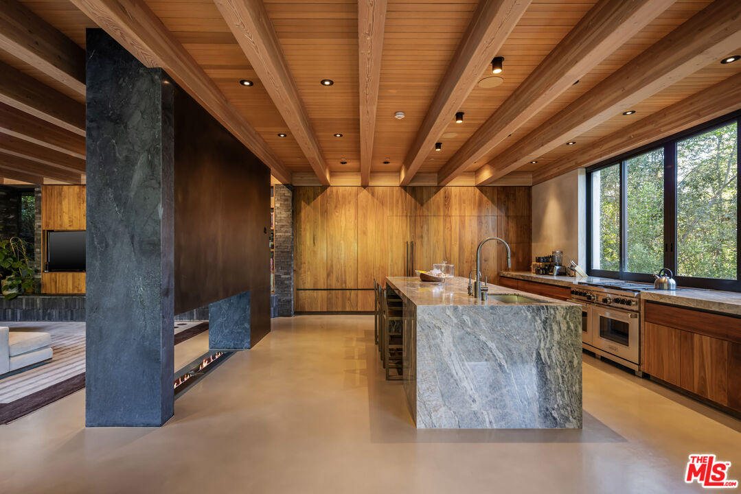 9551 Oak Pass Road Beverly Hills, CA 90210 - Photo 10 of 26