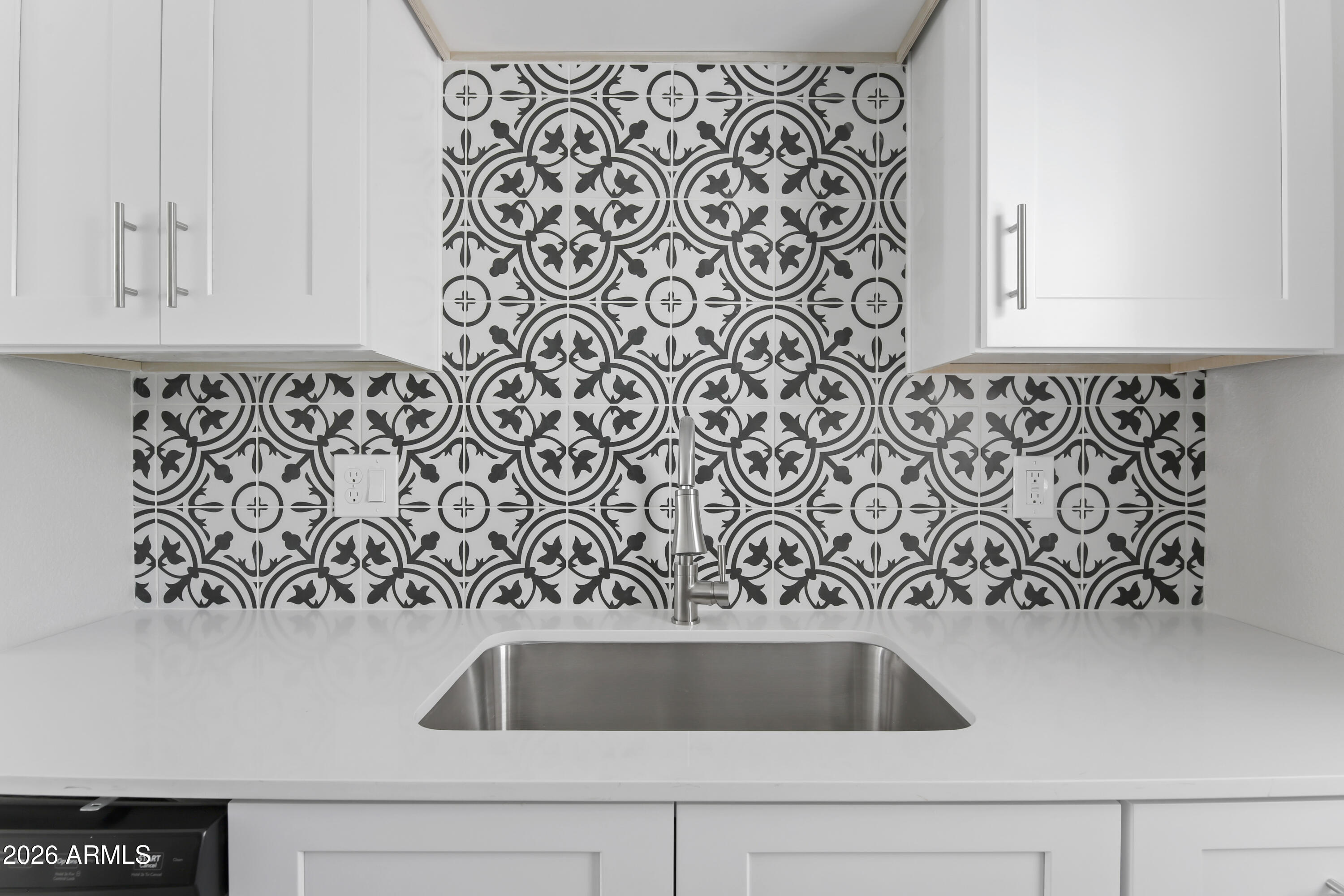 35 West Medlock Drive, Unit 4 Phoenix, AZ 85013 - Photo 8 of 23 (6)