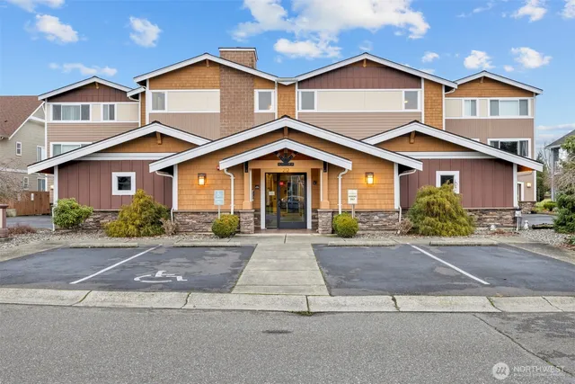 $395,000 | 212 West Maberry Drive, Unit 302, Lynden, WA 98264