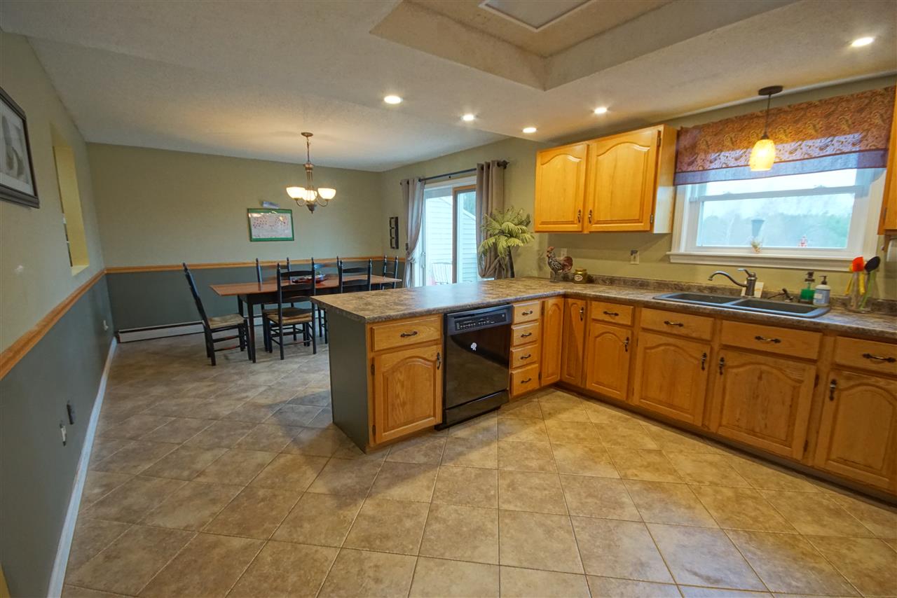 122 R Hampstead Road Derry, NH 03038 - Photo 7 of 26