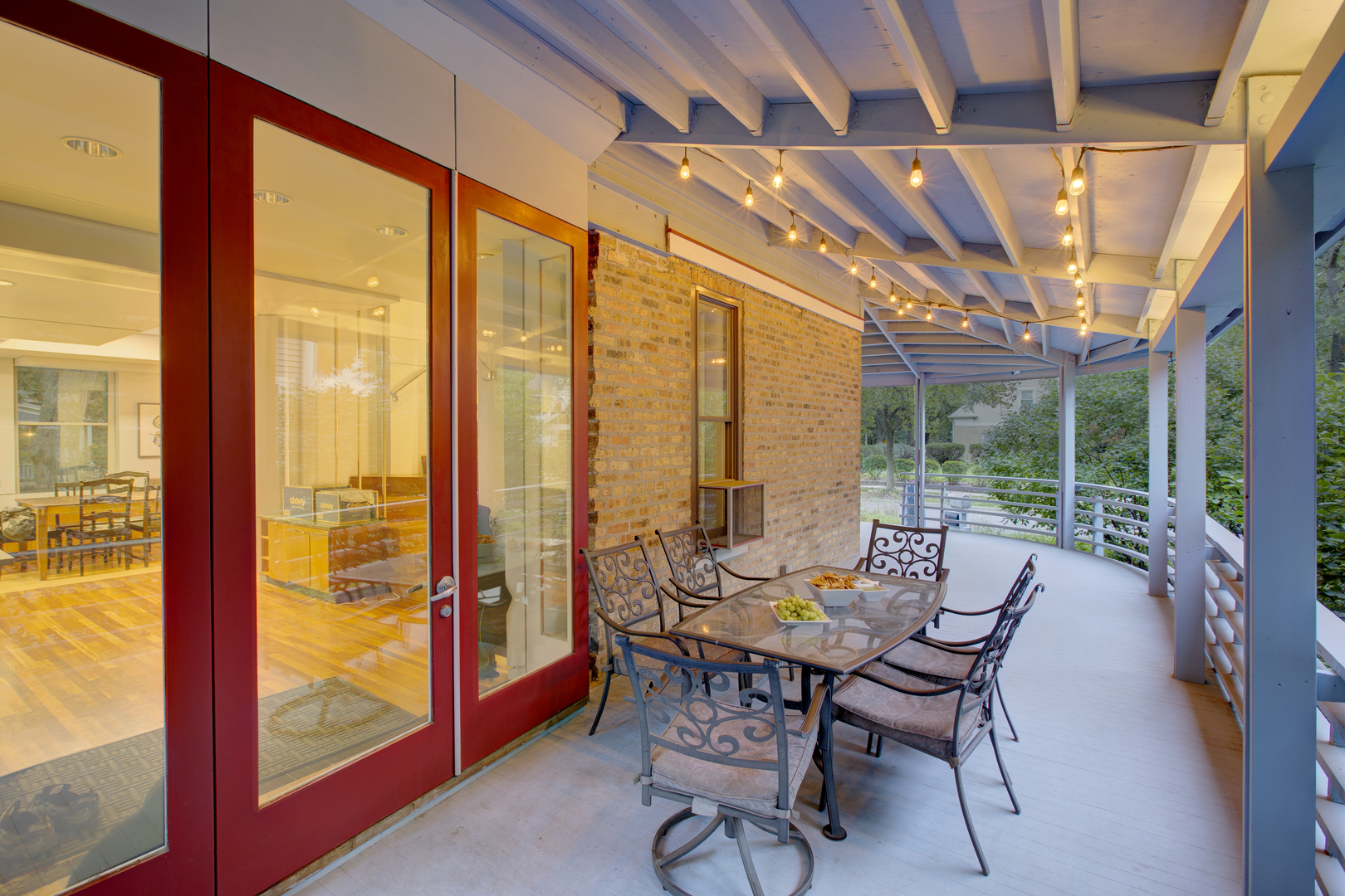 1003 Wesley Avenue Evanston, IL 60202 - Photo 7 of 35 a view of an outdoor dining space with furniture