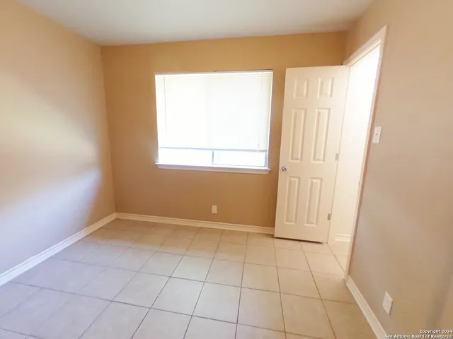 $1,825 | 6219 Crab Orchard, San Antonio, TX 78240