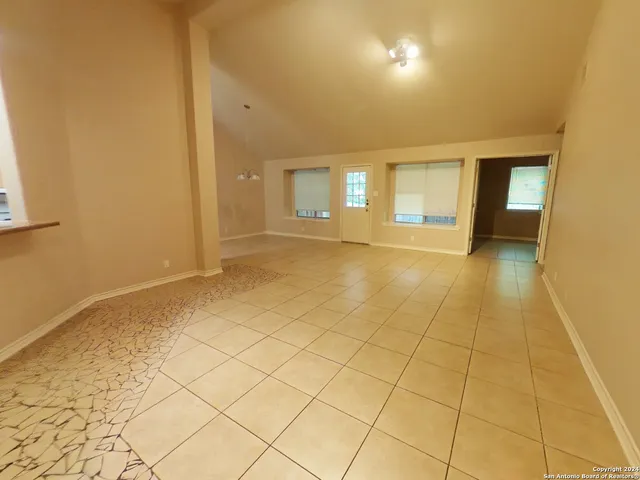 $1,825 | 6219 Crab Orchard, San Antonio, TX 78240