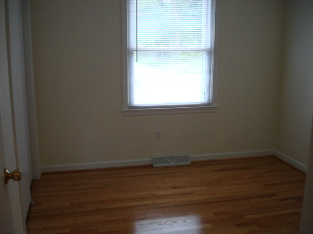 569 Olney Road Vinton, VA 24179 - Photo 14 of 19 Bedroom No. III - or Den - or Ofc.