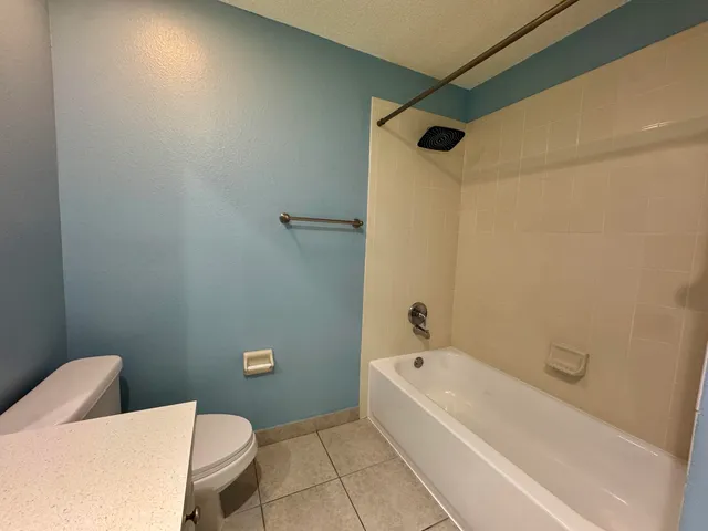 $2,400 | 2216 White Pine Circle, Unit D, Greenacres, FL 33415