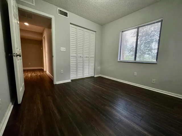 $2,400 | 2216 White Pine Circle, Unit D, Greenacres, FL 33415