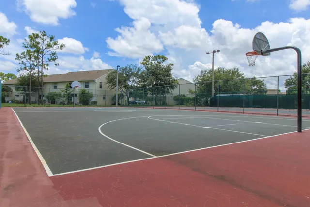 $2,400 | 2216 White Pine Circle, Unit D, Greenacres, FL 33415