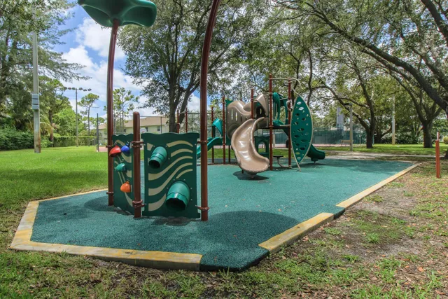 $2,400 | 2216 White Pine Circle, Unit D, Greenacres, FL 33415