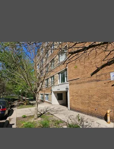 $1,750 | 2424 West Estes Avenue, Unit 4E, Chicago, IL 60645