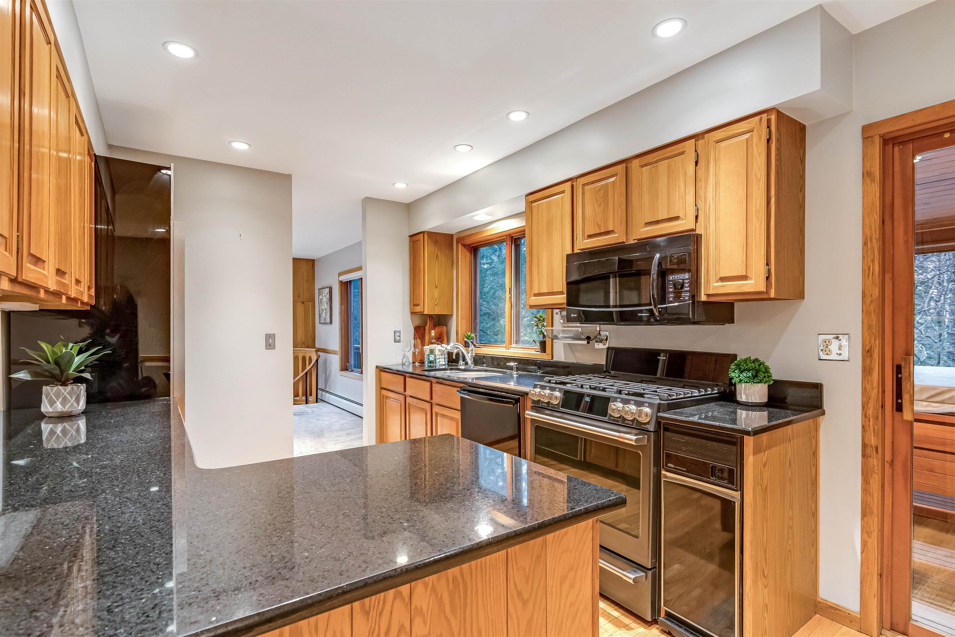682 Forest Road St. George, VT 05495 - Photo 4 of 40