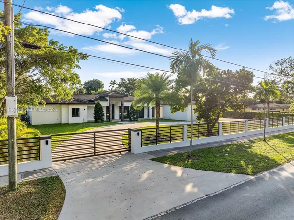 $3,990,000 | 10398 Southwest 64th Street, Miami, FL 33173