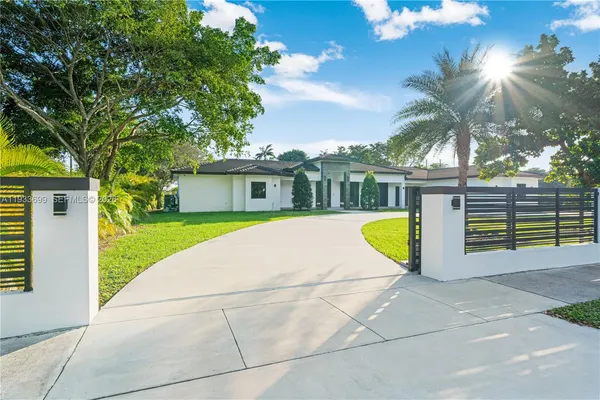 $3,990,000 | 10398 Southwest 64th Street, Miami, FL 33173