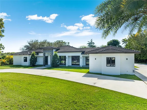 $3,990,000 | 10398 Southwest 64th Street, Miami, FL 33173
