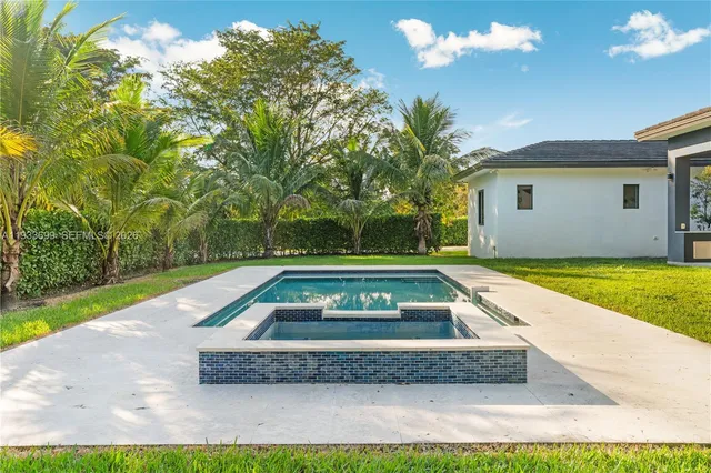 $4,100,000 | 10398 Southwest 64th Street, Miami, FL 33173
