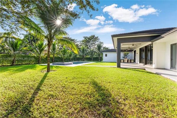 $3,990,000 | 10398 Southwest 64th Street, Miami, FL 33173
