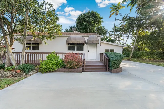 $4,100,000 | 10398 Southwest 64th Street, Miami, FL 33173