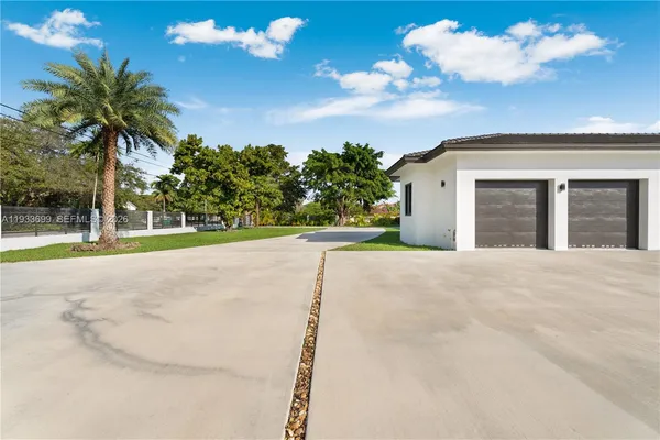 $3,990,000 | 10398 Southwest 64th Street, Miami, FL 33173