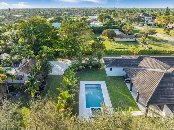 $3,990,000 | 10398 Southwest 64th Street, Miami, FL 33173