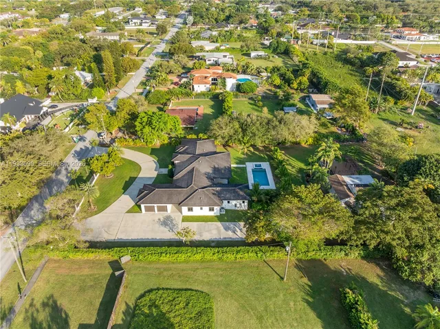 $4,100,000 | 10398 Southwest 64th Street, Miami, FL 33173