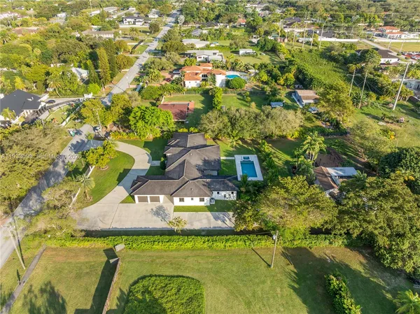 $3,990,000 | 10398 Southwest 64th Street, Miami, FL 33173