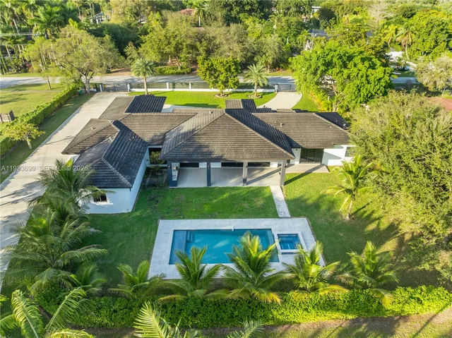 $4,100,000 | 10398 Southwest 64th Street, Miami, FL 33173