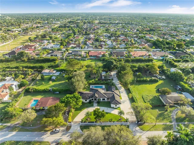 $4,100,000 | 10398 Southwest 64th Street, Miami, FL 33173