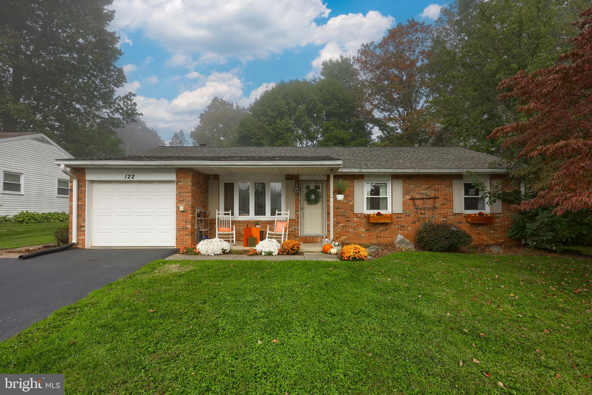 122 South Oak Street Lititz, PA 17543 - Photo 1 of 32 Welcome to Lititz!