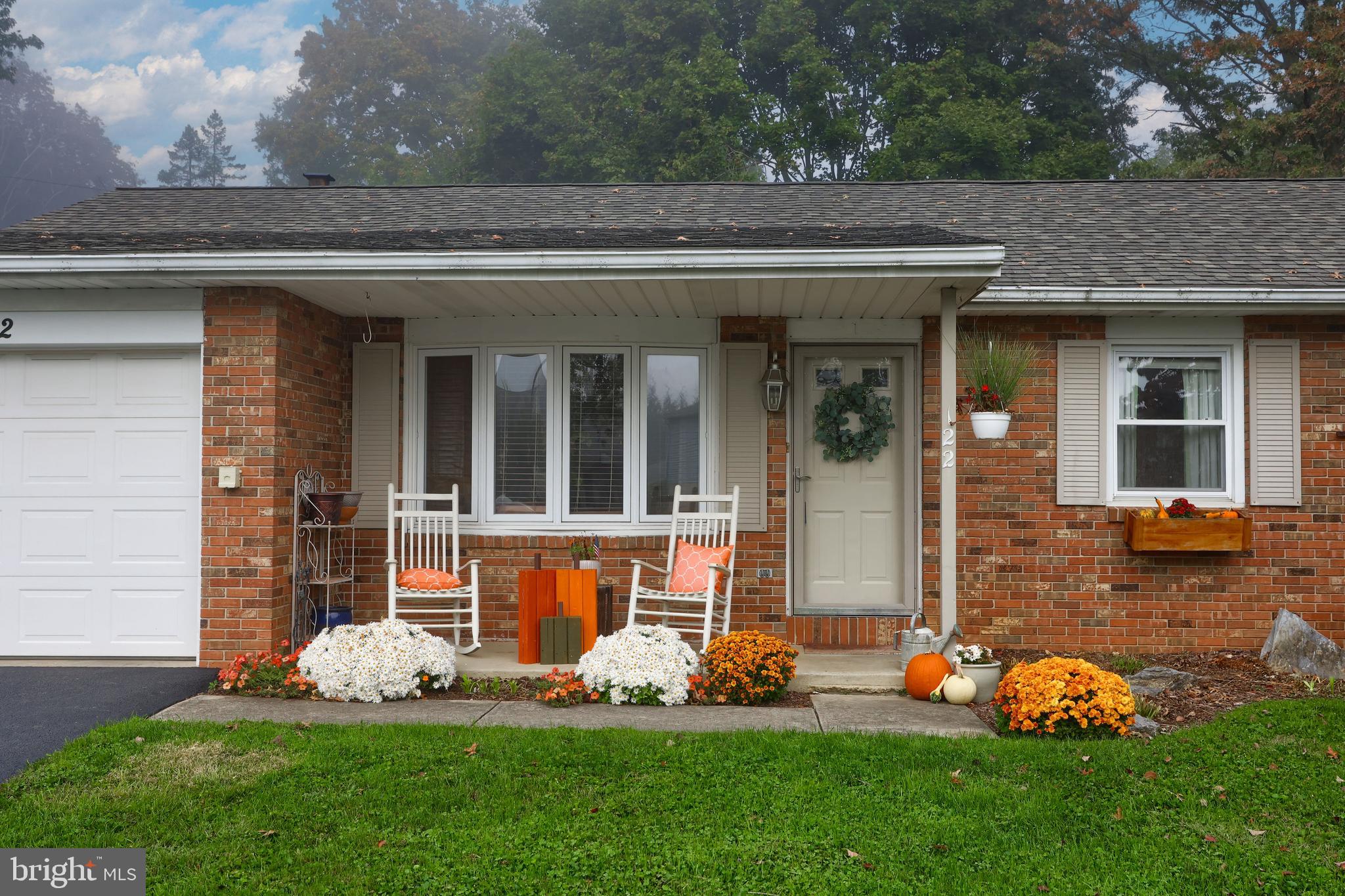 122 South Oak Street Lititz, PA 17543 - Photo 3 of 32