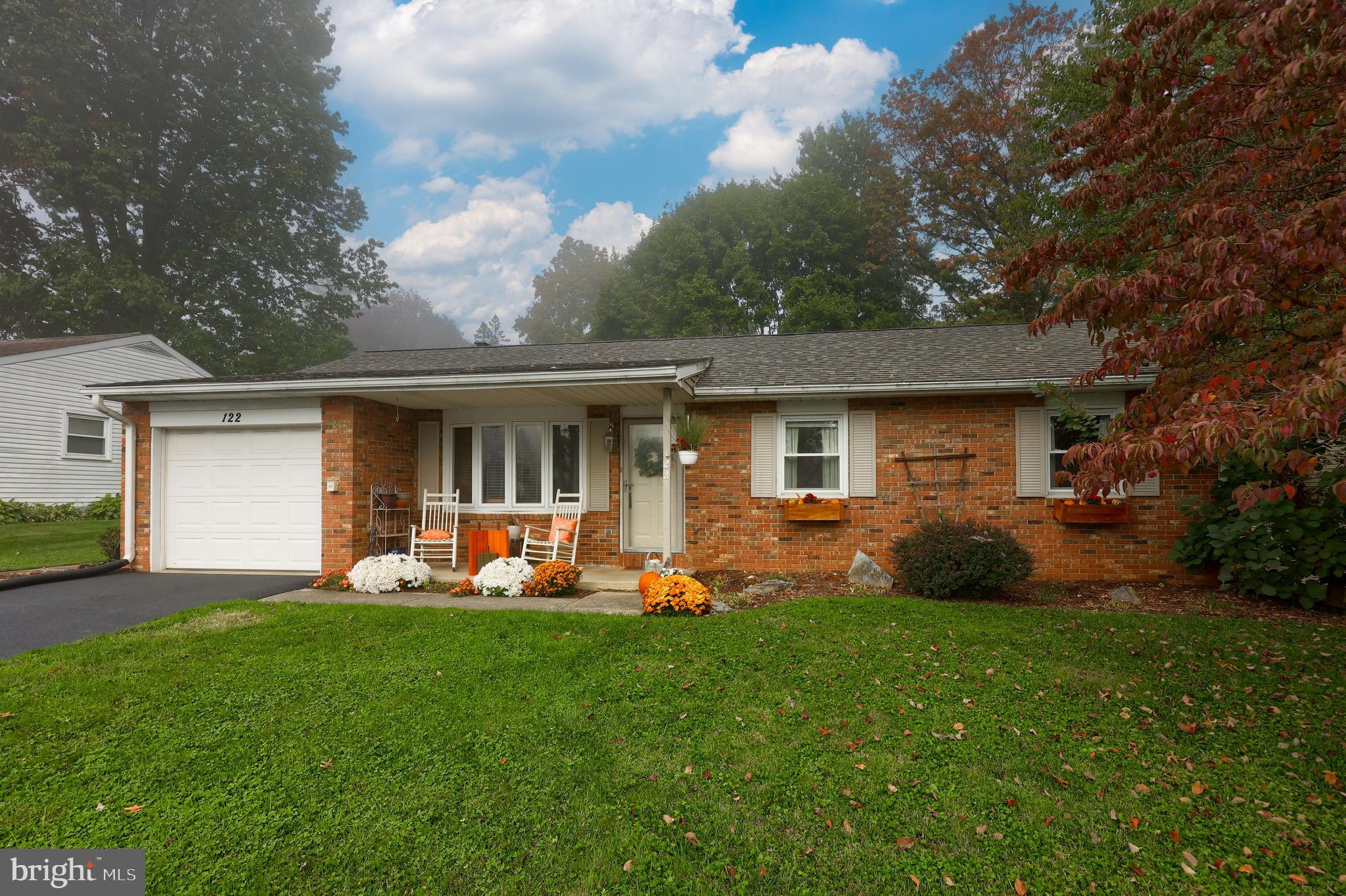 122 South Oak Street Lititz, PA 17543 - Photo 4 of 32