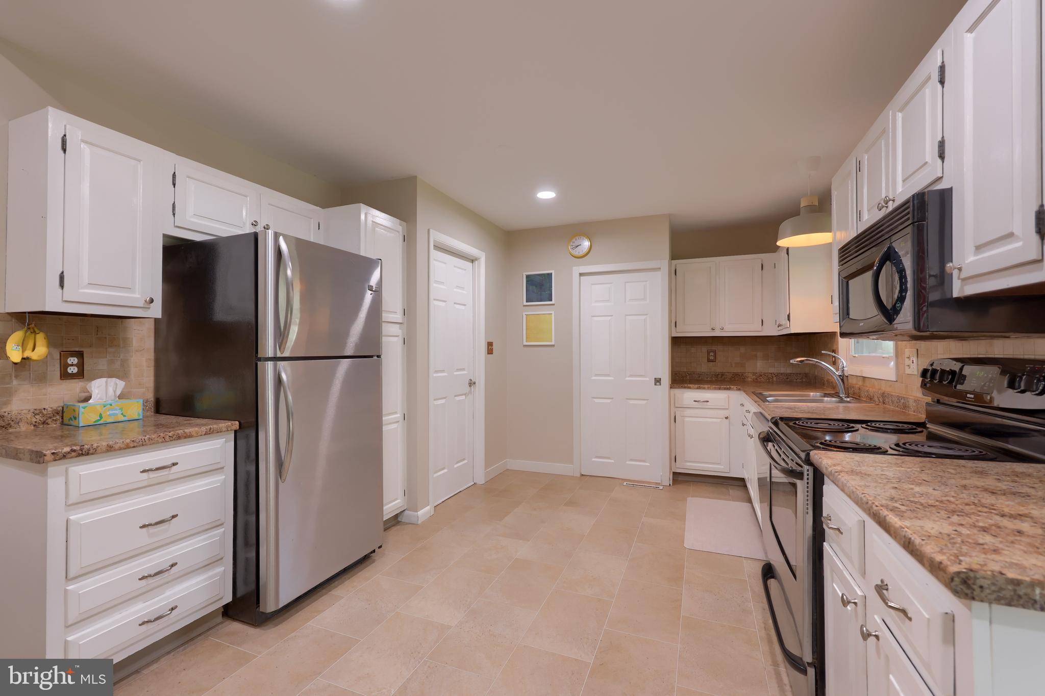 122 South Oak Street Lititz, PA 17543 - Photo 7 of 32