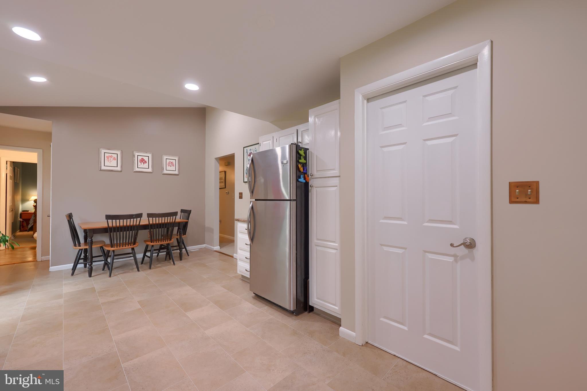 122 South Oak Street Lititz, PA 17543 - Photo 8 of 32