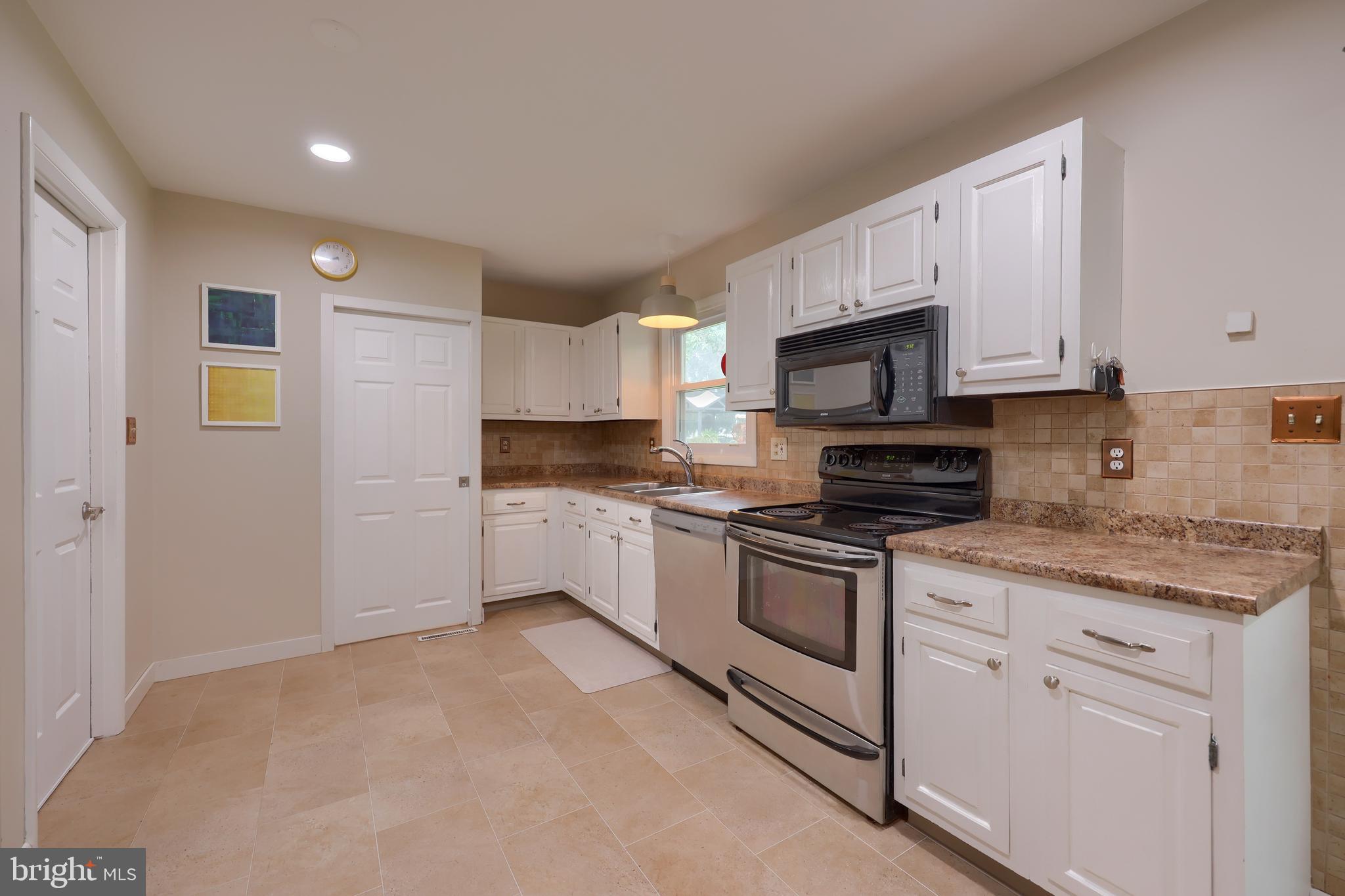 122 South Oak Street Lititz, PA 17543 - Photo 9 of 32