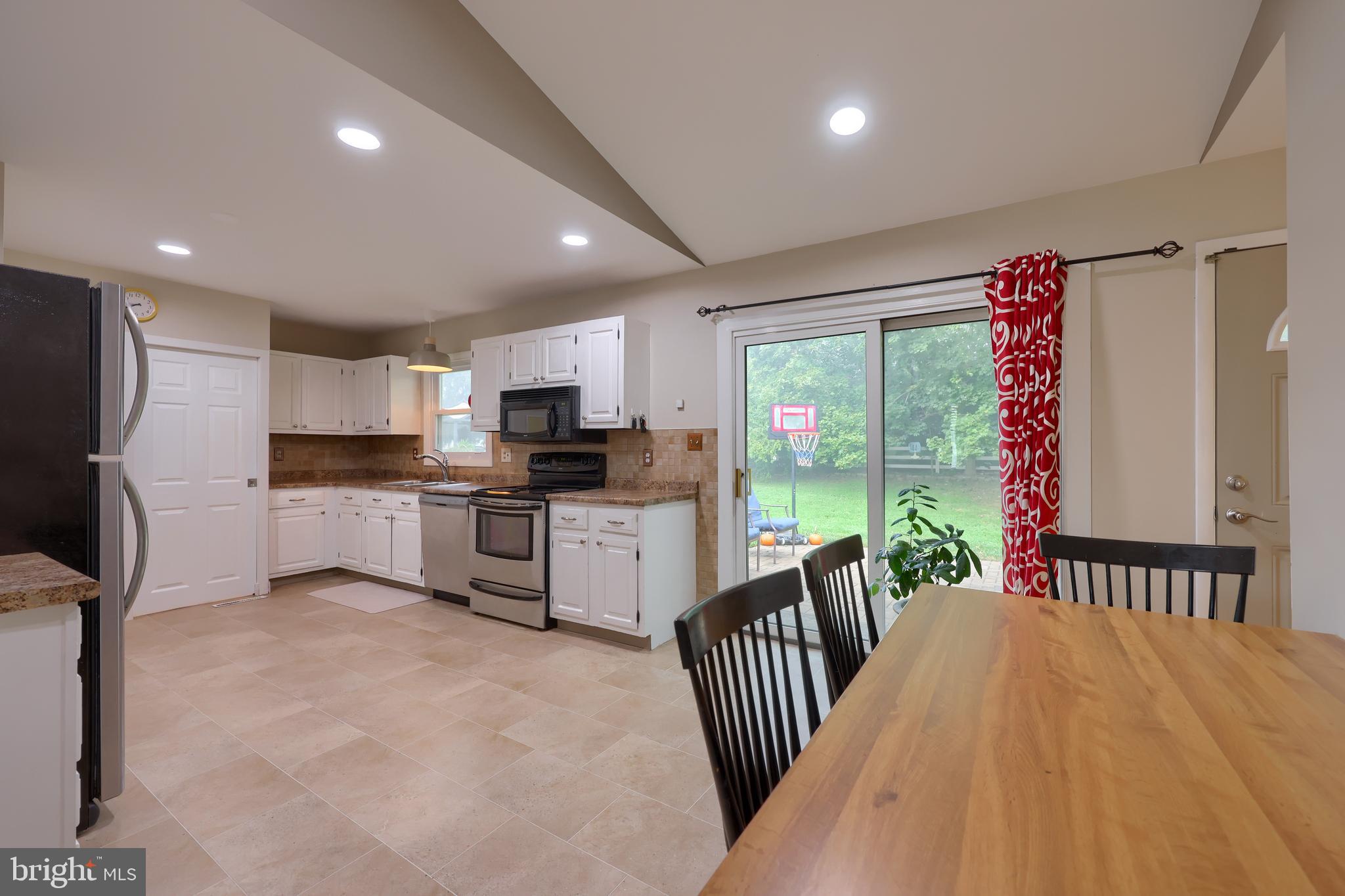 122 South Oak Street Lititz, PA 17543 - Photo 10 of 32