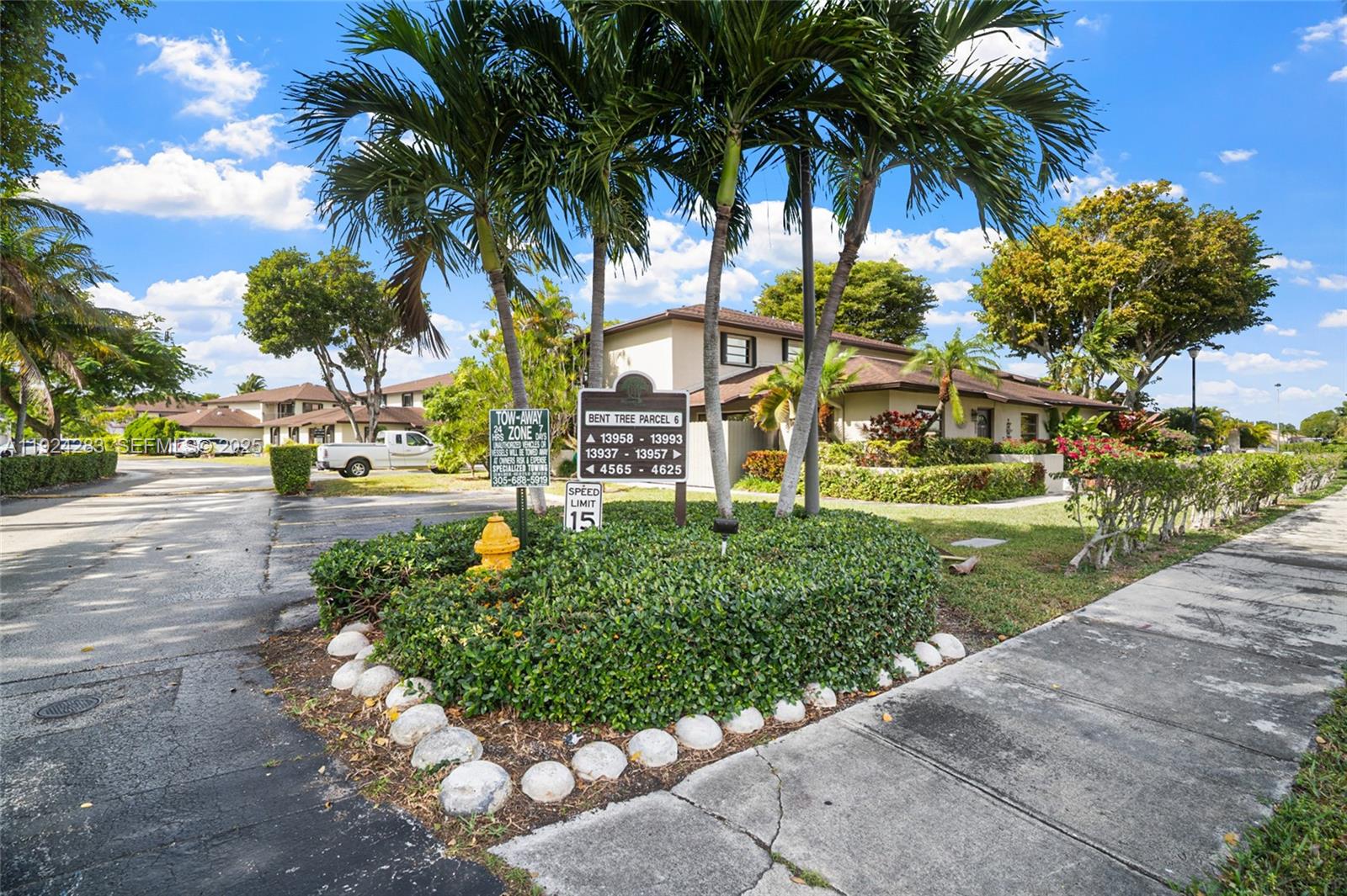 4605 Southwest 139th Court, Unit 814 Miami, FL 33175 - Photo 19 of 27 a view of a park with palm trees