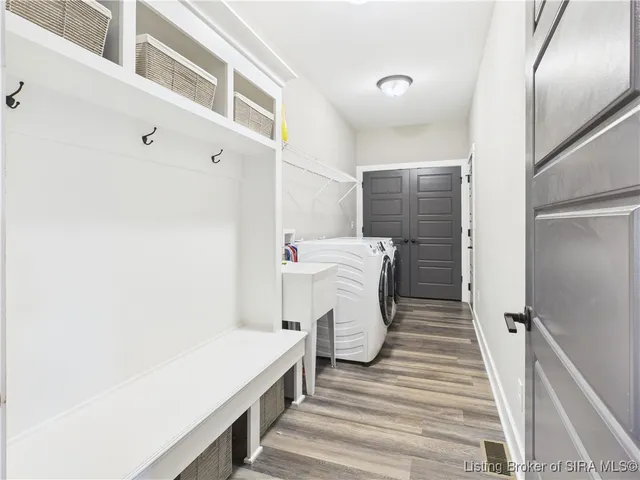 $599,999 | 2025 Villa View Court, Jeffersonville, IN 47130