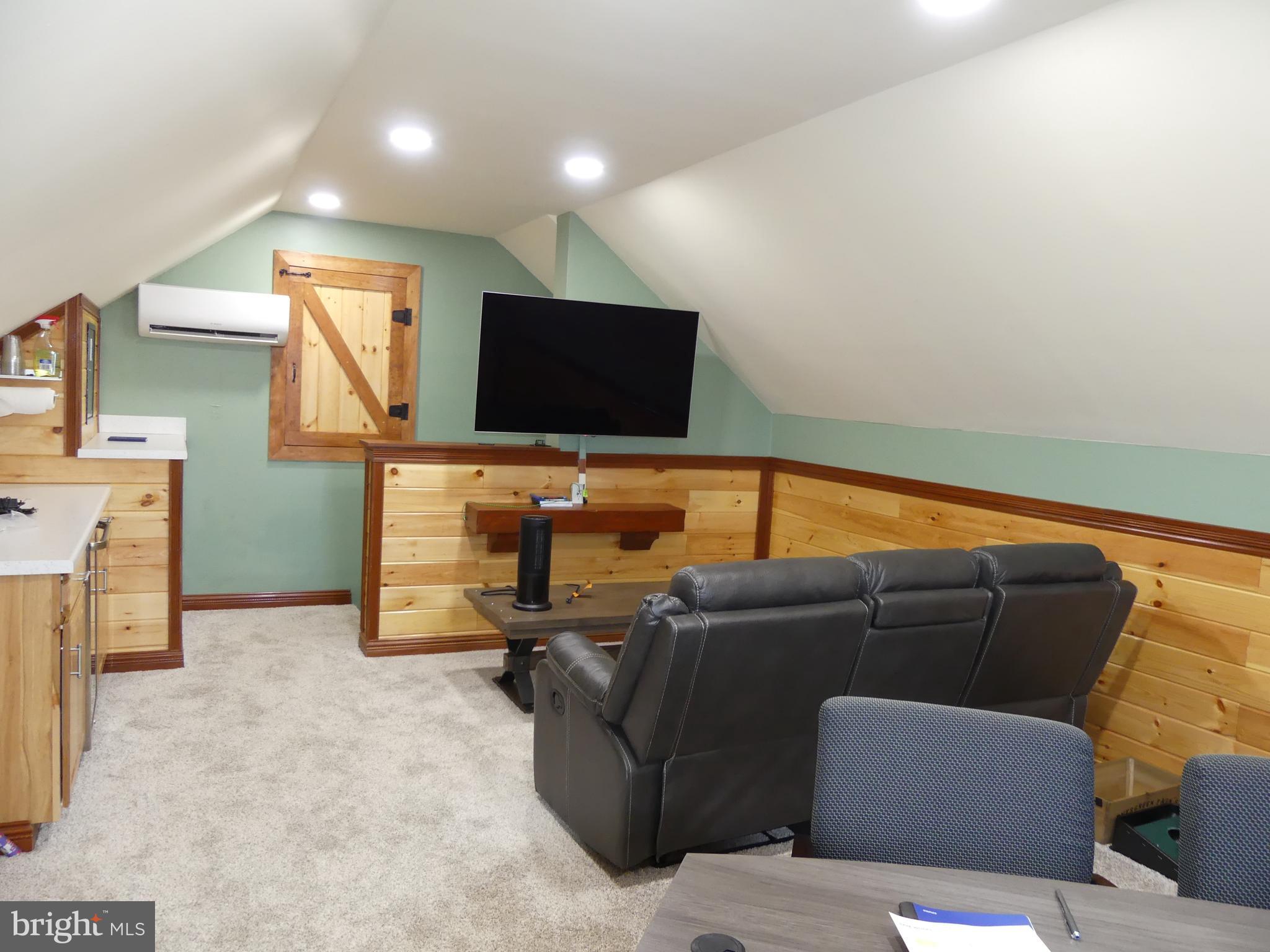 17405 Pleasant Meadow Road Upperco, MD 21155 - Photo 26 of 44 Loft/office