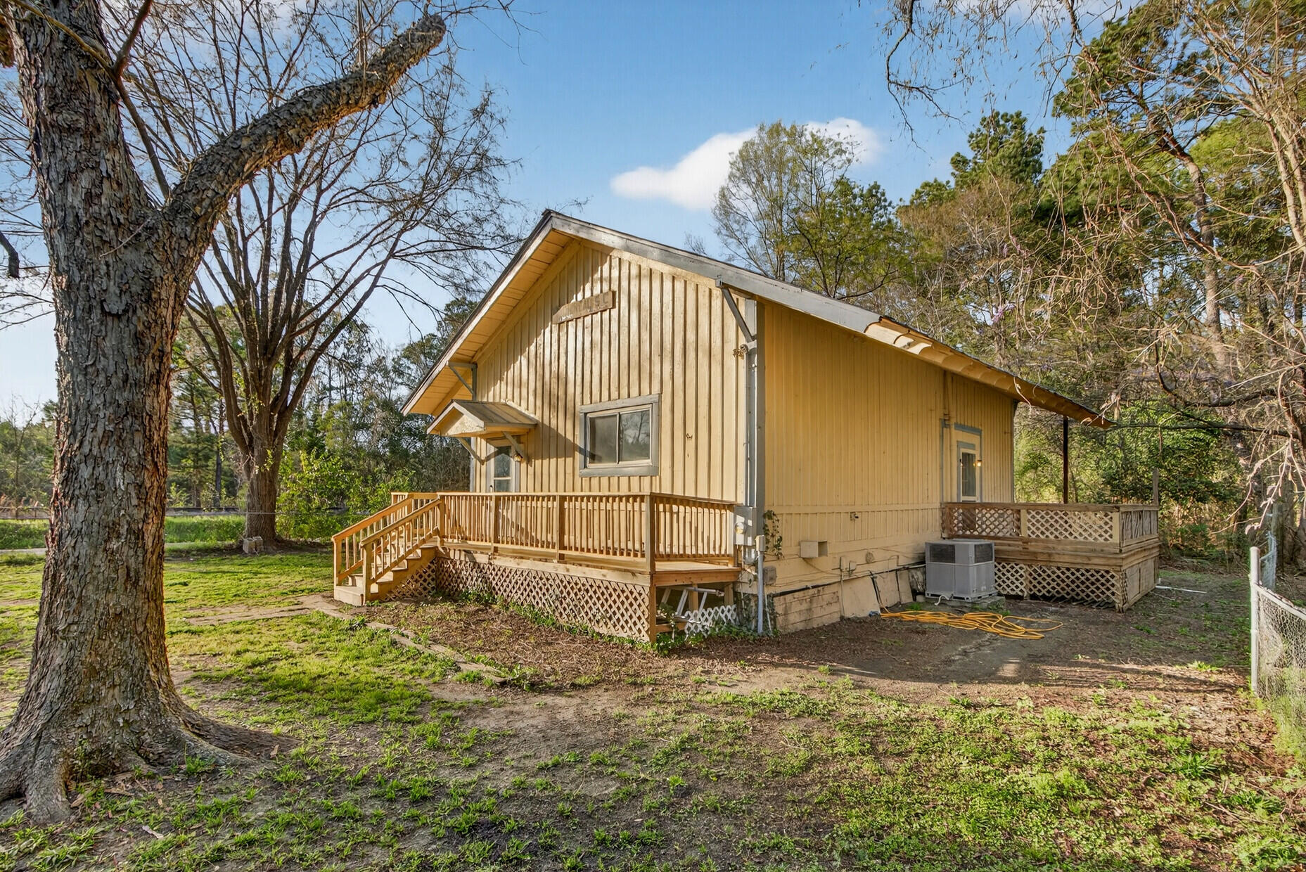 106 Jones Road Bonneau, SC 29431 - Photo 3 of 44 04_4_mls