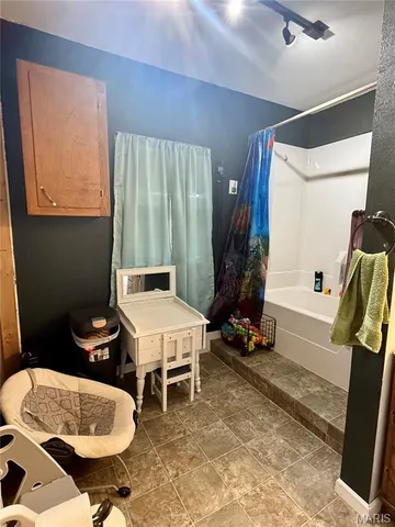 $145,000 | 405 North Vine Street, Nokomis, IL 62075