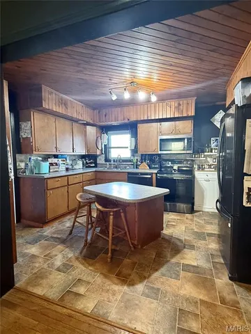 $145,000 | 405 North Vine Street, Nokomis, IL 62075