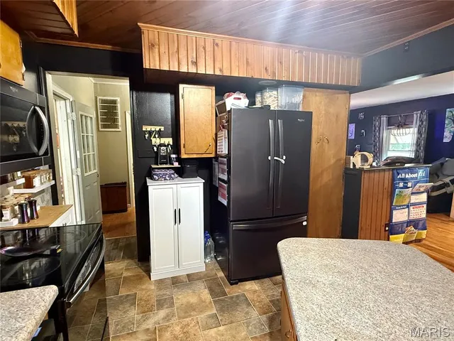 $145,000 | 405 North Vine Street, Nokomis, IL 62075