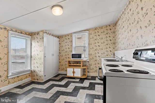 $297,500 | 260 Lincoln Way West, Chambersburg, PA 17201