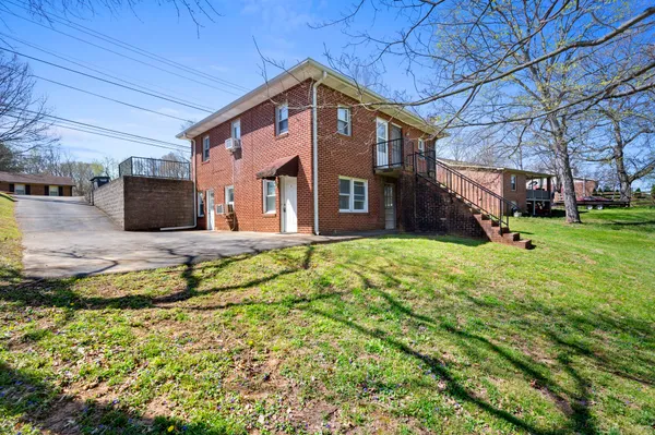 $805 | 521 Hawkins Road, Unit 4, Clarksville, TN 37040