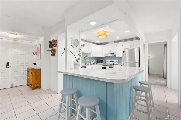 $249,000 | 1800 Southeast St Lucie Boulevard, Unit 8101, Stuart, FL 34996