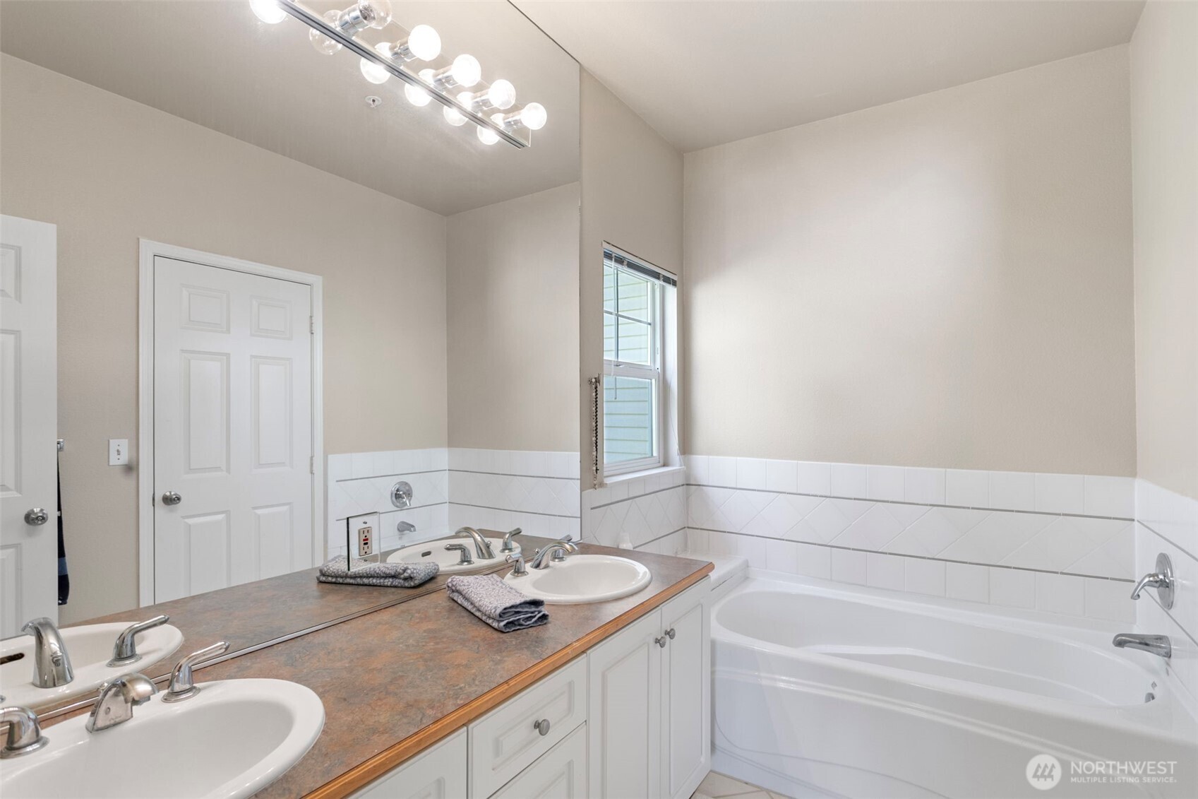 4632 Morris Avenue South, Unit 4632 Renton, WA 98055 - Photo 25 of 32